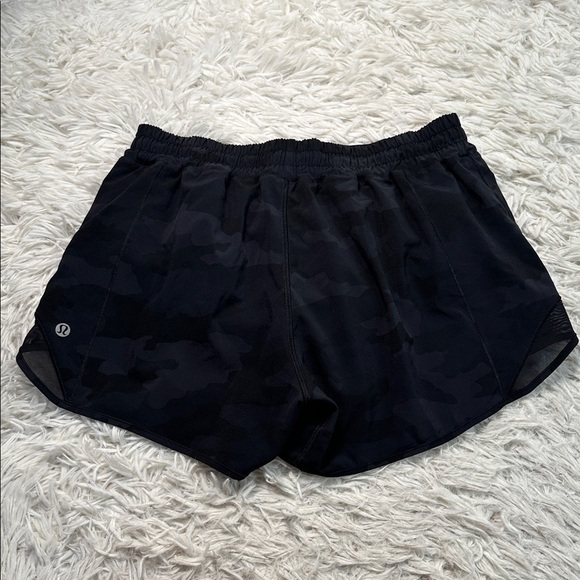 Lululemon Hotty Hot Short II *Long 4" Heritage 365 Camo Deep Coal Multi / Black - Picture 4 of 6